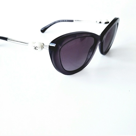 sunglasses with pearls on them